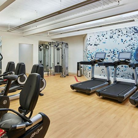 シェラトン ポートランド エアポート ホテル エクステリア 写真